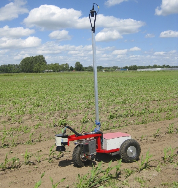 LMS111 2D laser scanners navigate agricultural robots