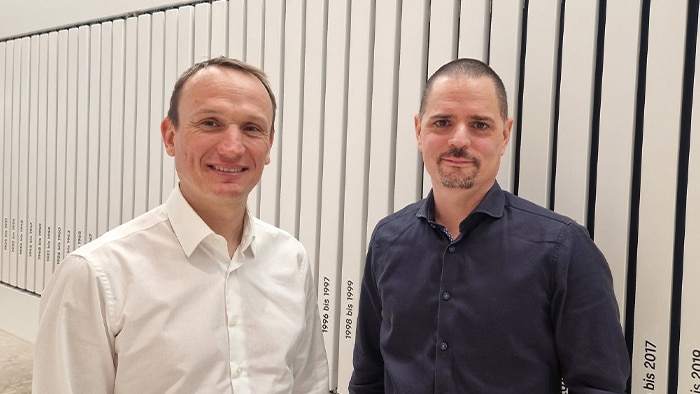 Manfred Dietachmair (left), Sales SICK Austria and Oliver Mosböck (right), Technical Manager Logistics Infrastructure, Austrian Post