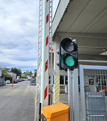 The new barrier system is equipped with a 2D LiDAR sensor and opens when a truck approaches.