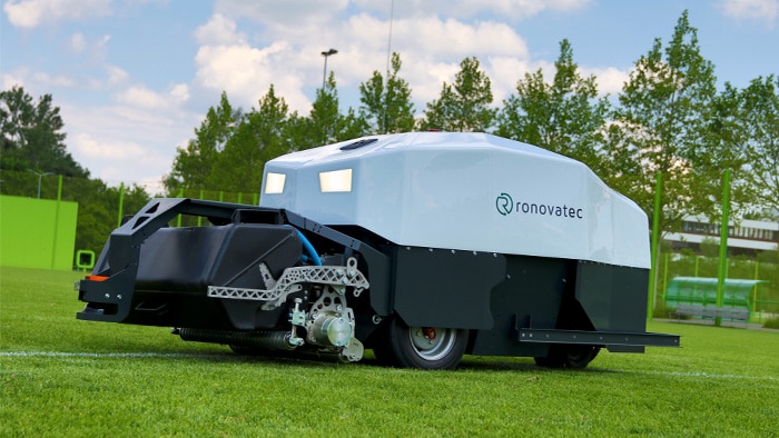 Ronovatec hat mit Sensoren von SICK einen ökologisch nachhaltig und ökonomisch unschlagbar rentablen Mähroboter für große Flächen entwickelt.